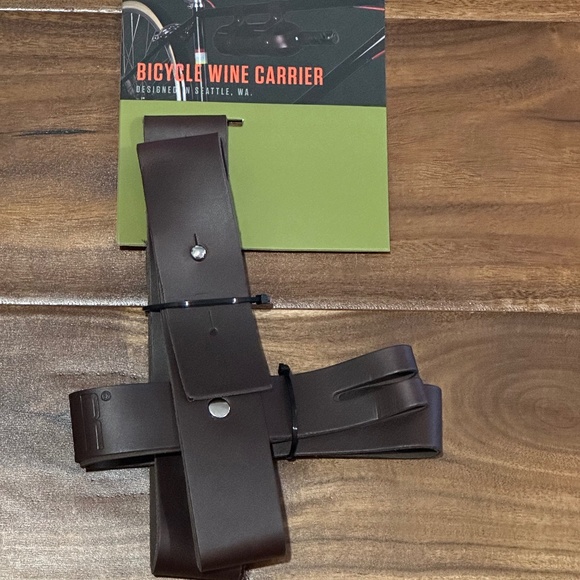 Bicycle / Wine Carrier / Bike / Cycling / Cyclists / Wine holder / Novelty Gifts - Picture 3 of 4